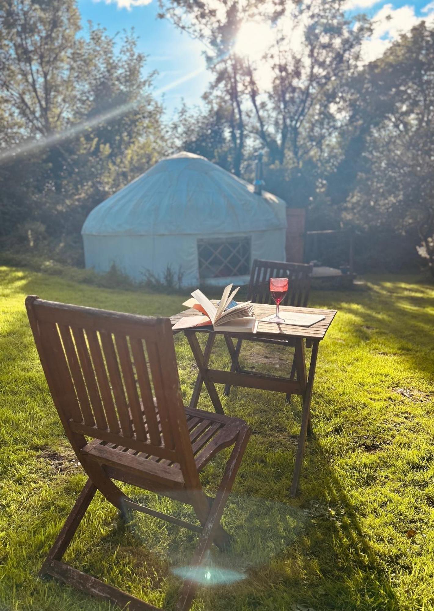 Отель Ceridwen Glamping, Double Decker Bus And Yurts Llandysul Экстерьер фото