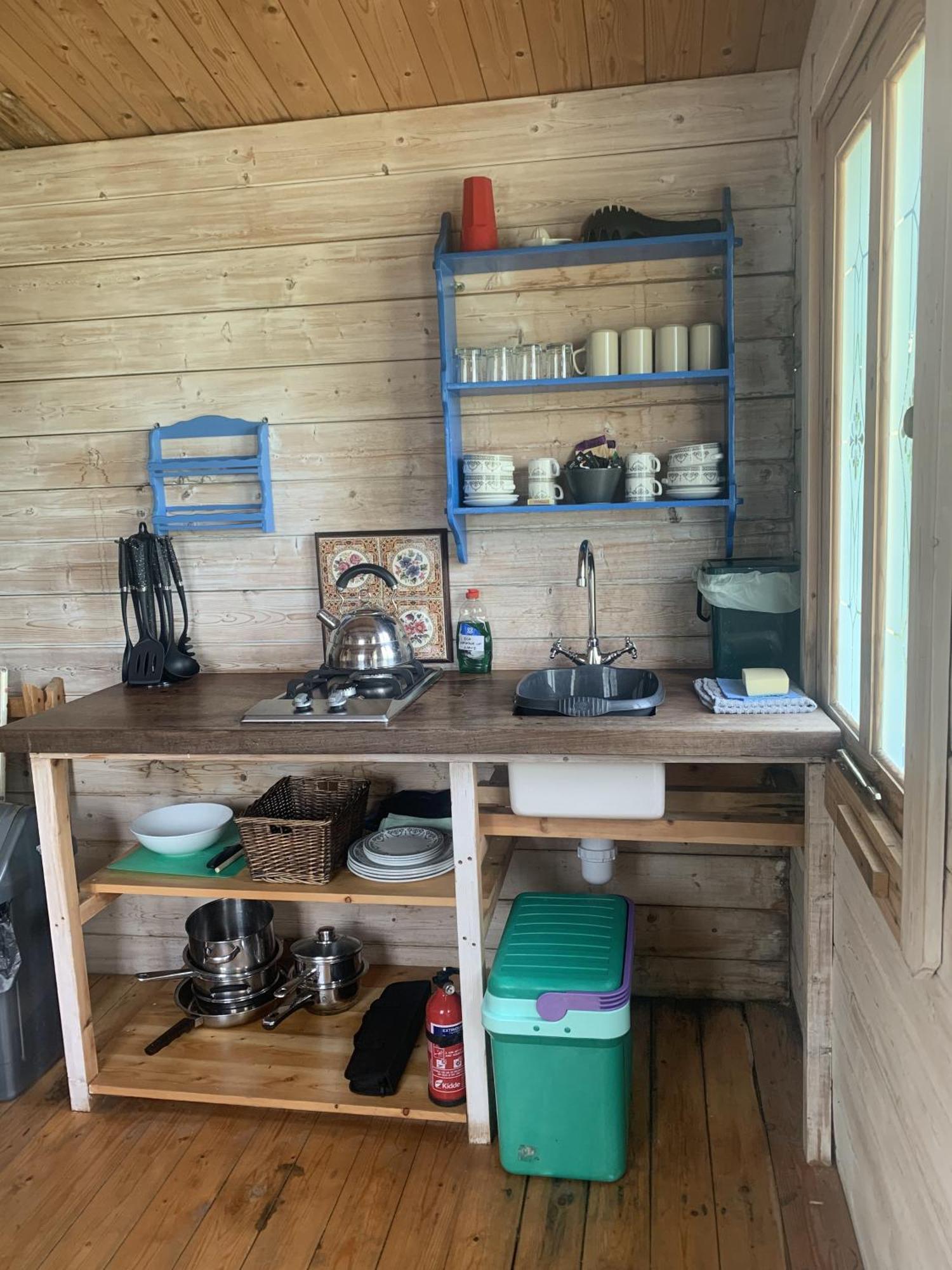 Отель Ceridwen Glamping, Double Decker Bus And Yurts Llandysul Экстерьер фото