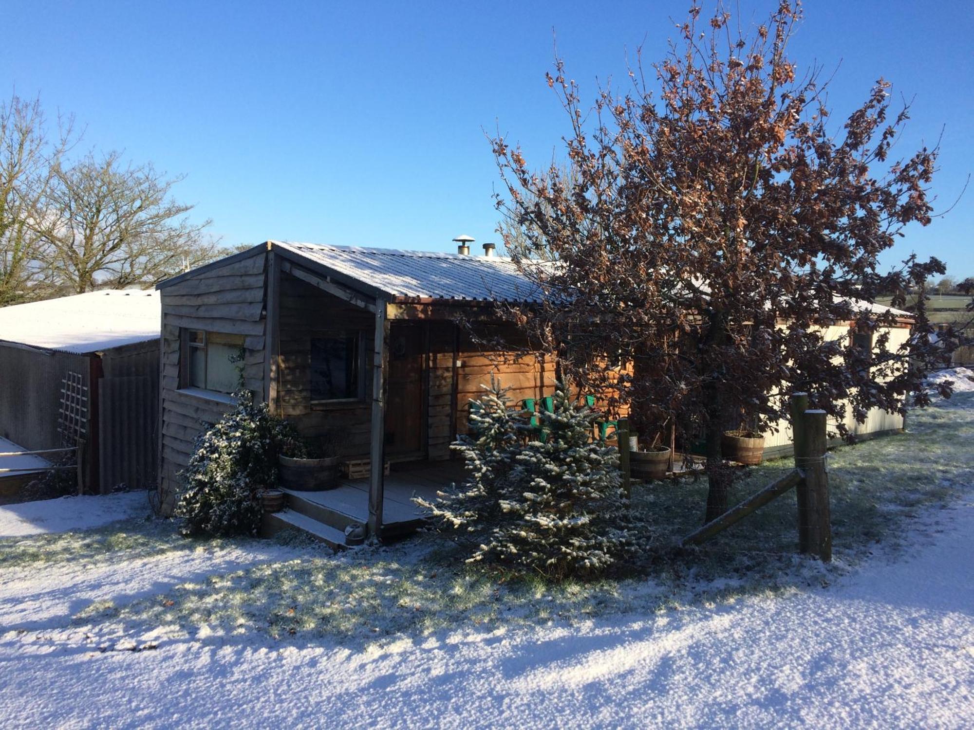Отель Ceridwen Glamping, Double Decker Bus And Yurts Llandysul Экстерьер фото