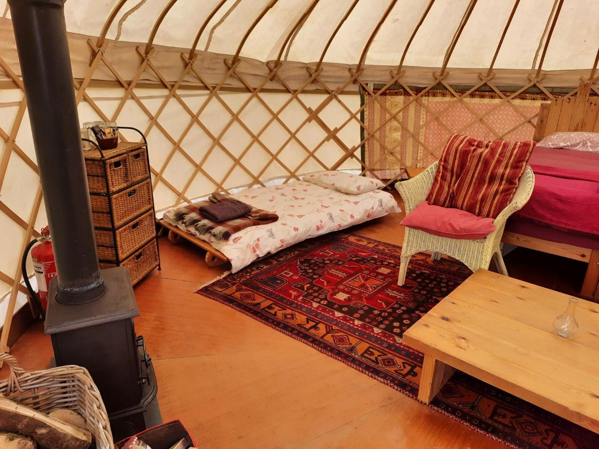 Отель Ceridwen Glamping, Double Decker Bus And Yurts Llandysul Экстерьер фото